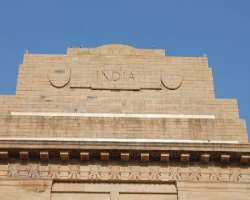 You can estimate about the British impact with the inscription of sun in the cornices of India Gate. Dates MCMXIV (1914 left) and MCMXIX (1919 right) 